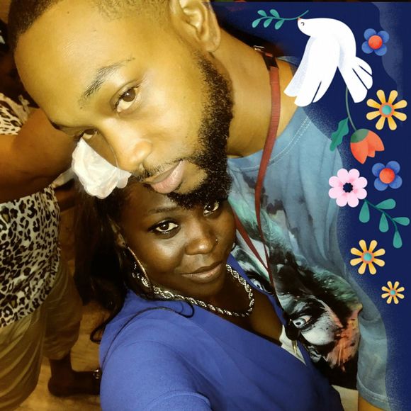 Meet your Posher, Dominique - Picture 1 of 1